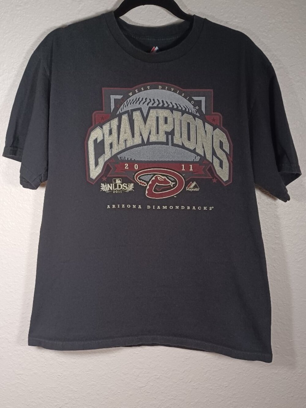 MAJESTIC MLB 2011 WEST DIVISION CHAMPIONS ARIZONA DIAMONDBACKS T-SHIRT SIZE L